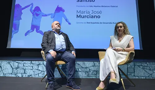 José Antonio Santiso, presidente de Asociación de Desenvolvemento Rural Mariñas - Betanzos, con María José Murciano, gerente de REDR